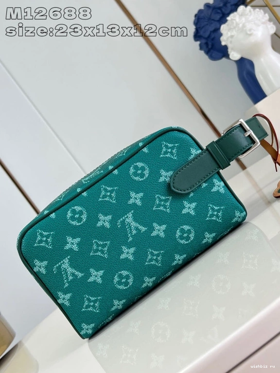 WIS LOUIS DOPP bag-23*13*12CM KIT LOCKER VUITTON 0223